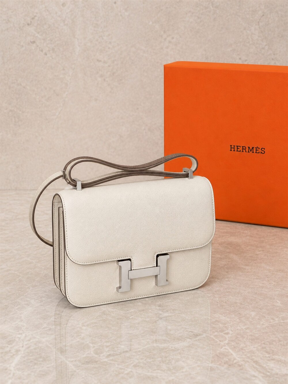 Hermes Constance Nata Epsom Leather Shoulder Bag with Goatskin Lining - Picture 2 of 4